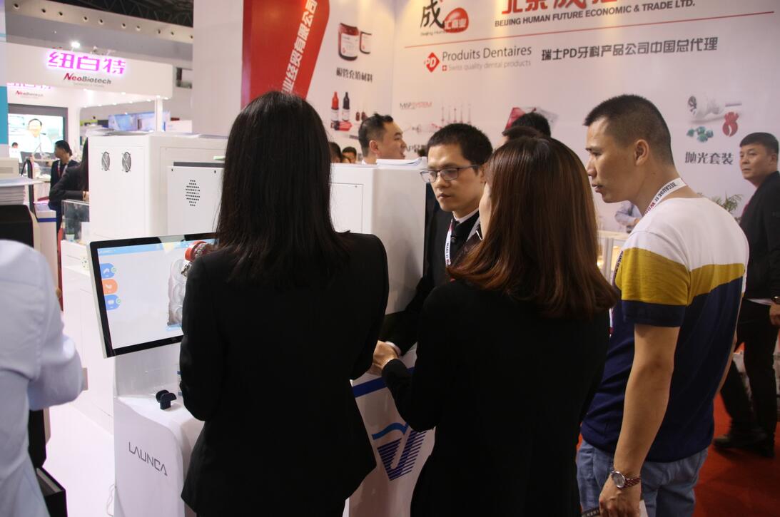 听说有人在翔通展台被挤掉鞋，您信吗？